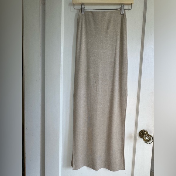 Aritzia Babaton Rico Stretch Jersey Maxi Skirt - Picture 4 of 8